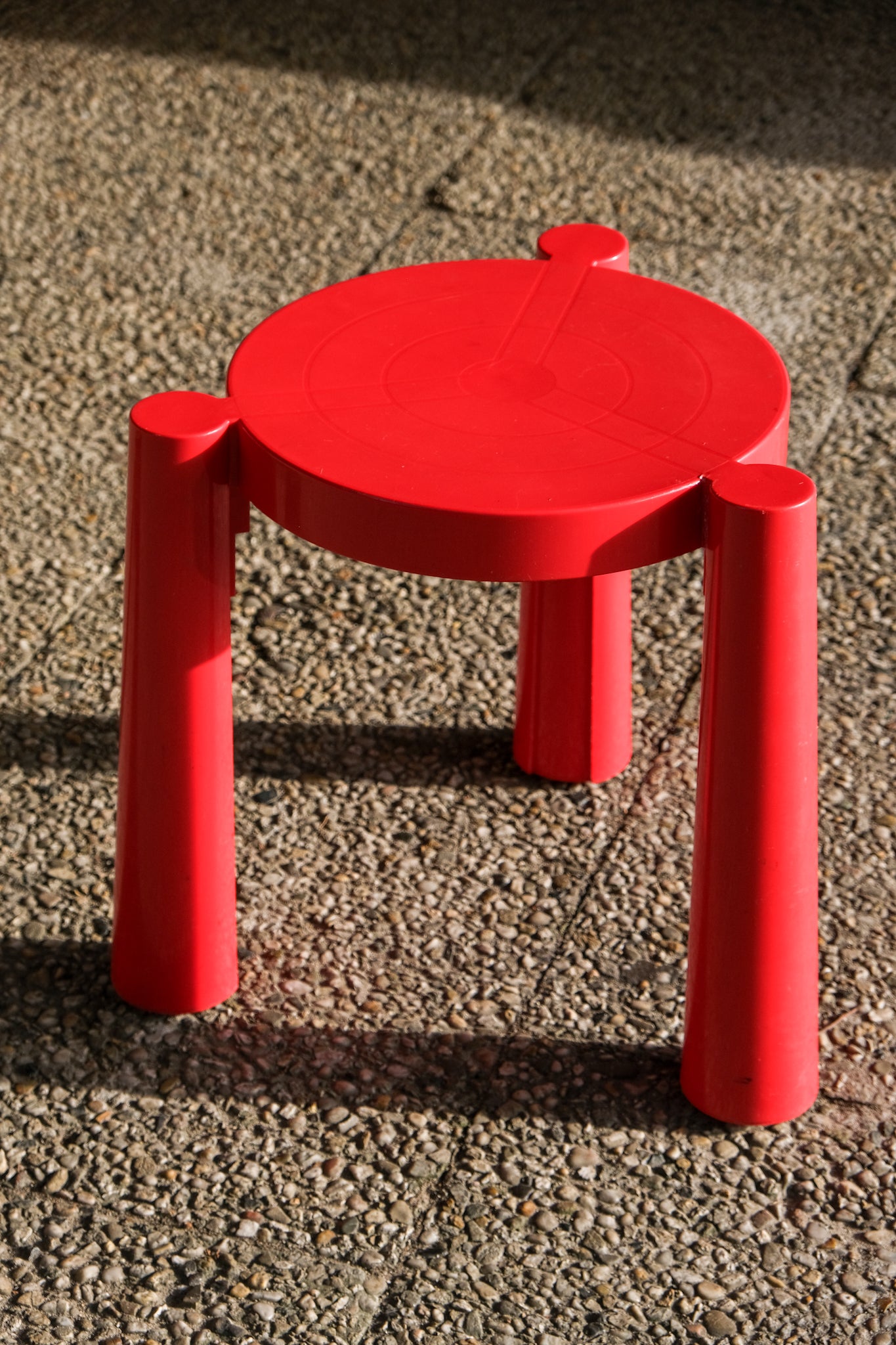 Kartell 'Stooble' Tripod Stool by Anna Castelli Ferrieri – Red, 1980