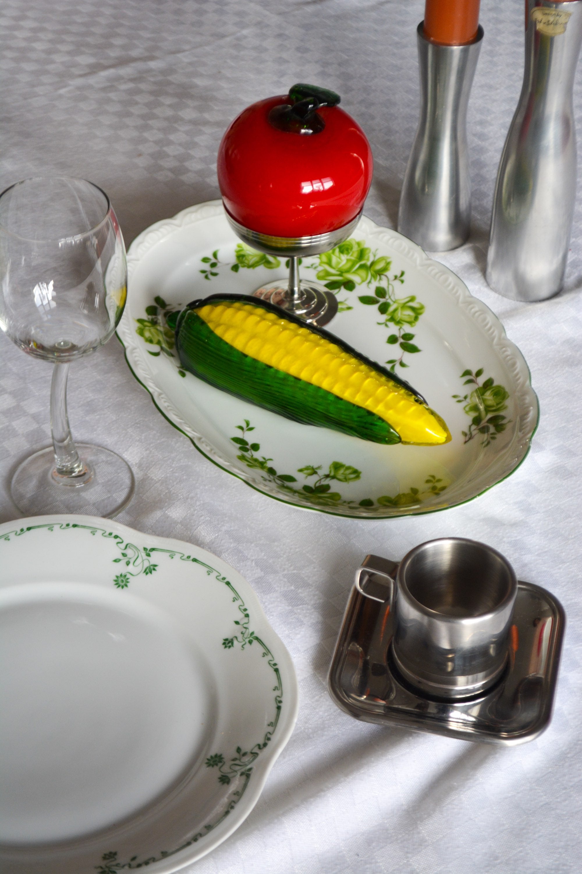 Flower serving plate
