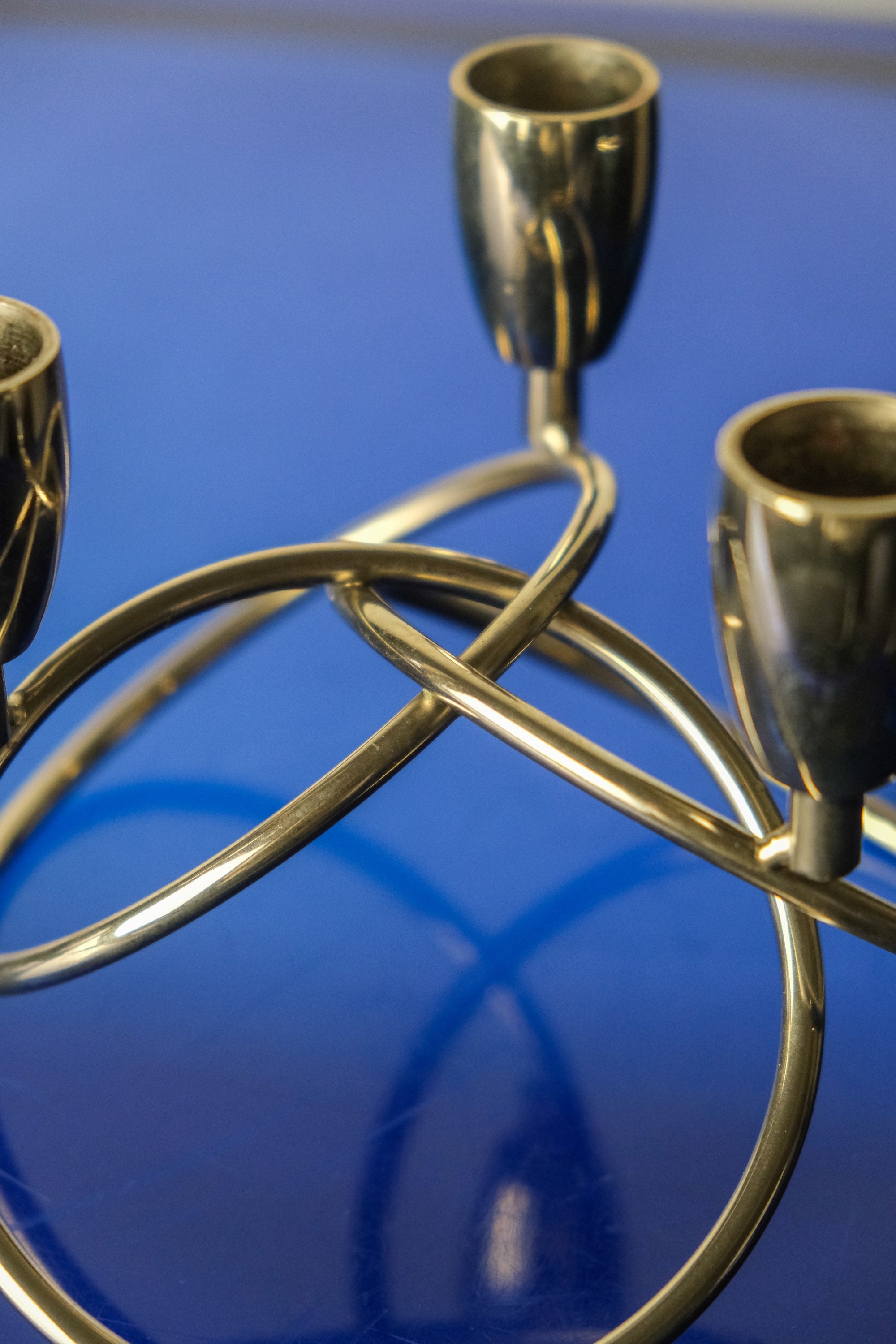 Bendy candle holder