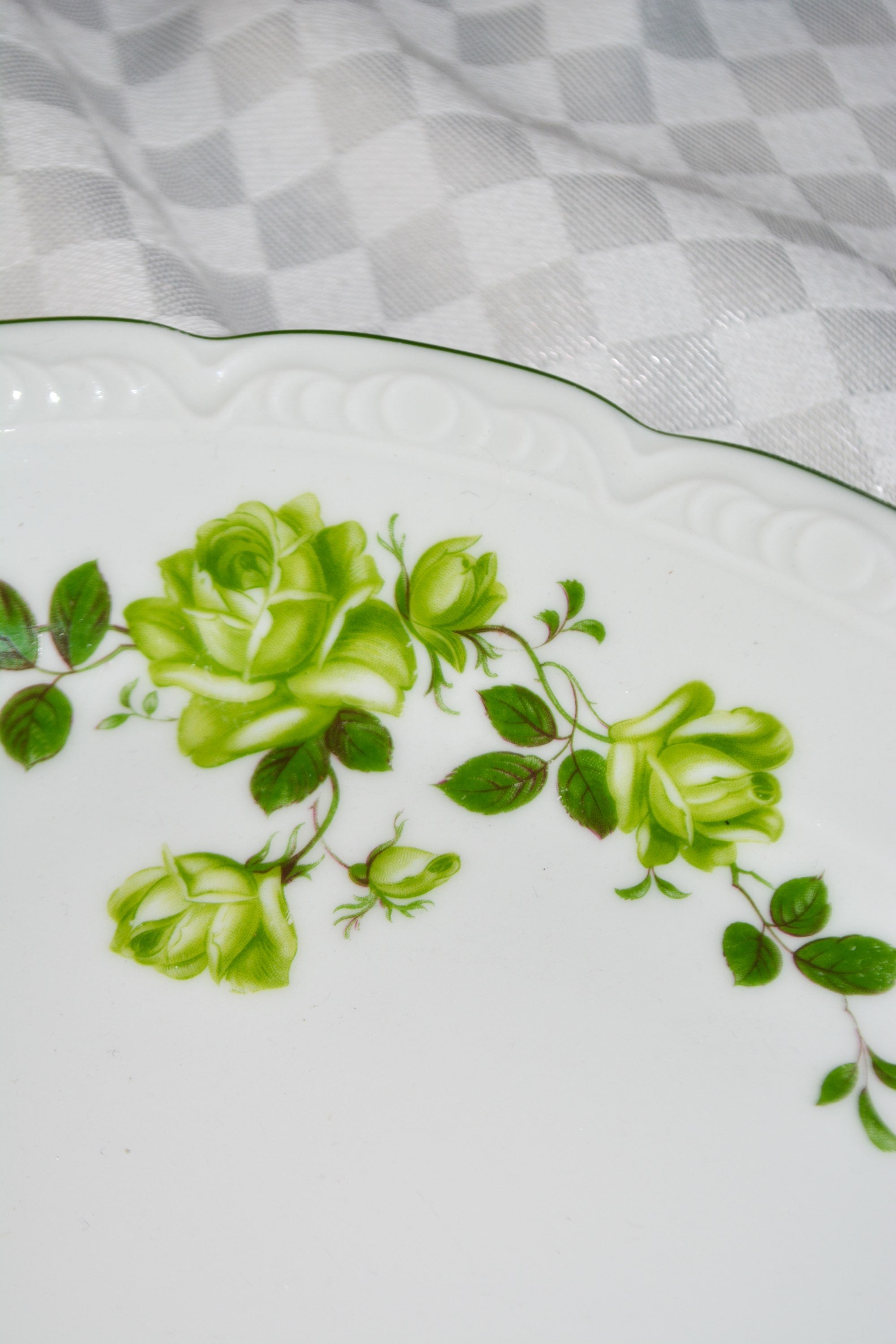 Flower serving plate