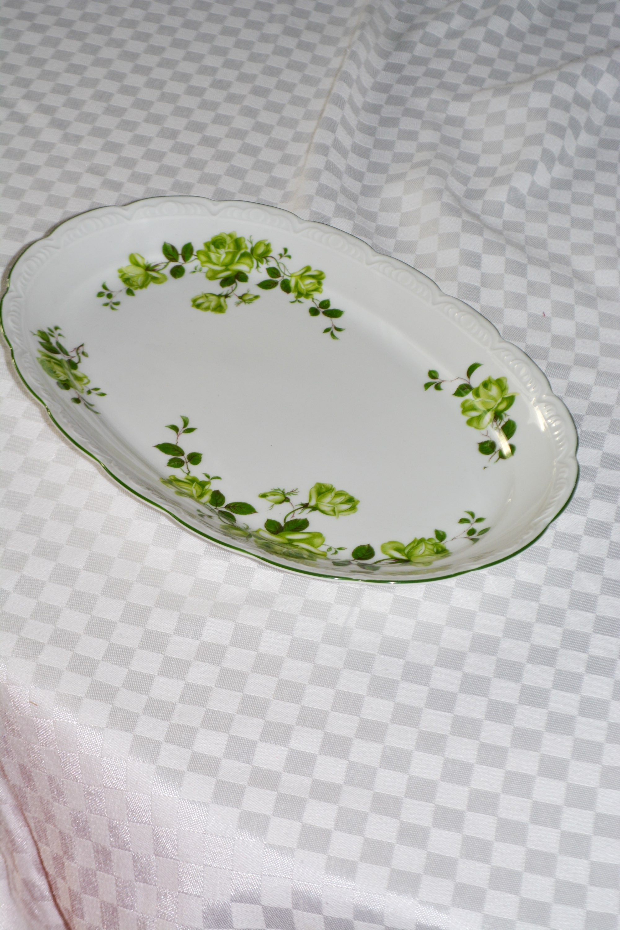 Flower serving plate