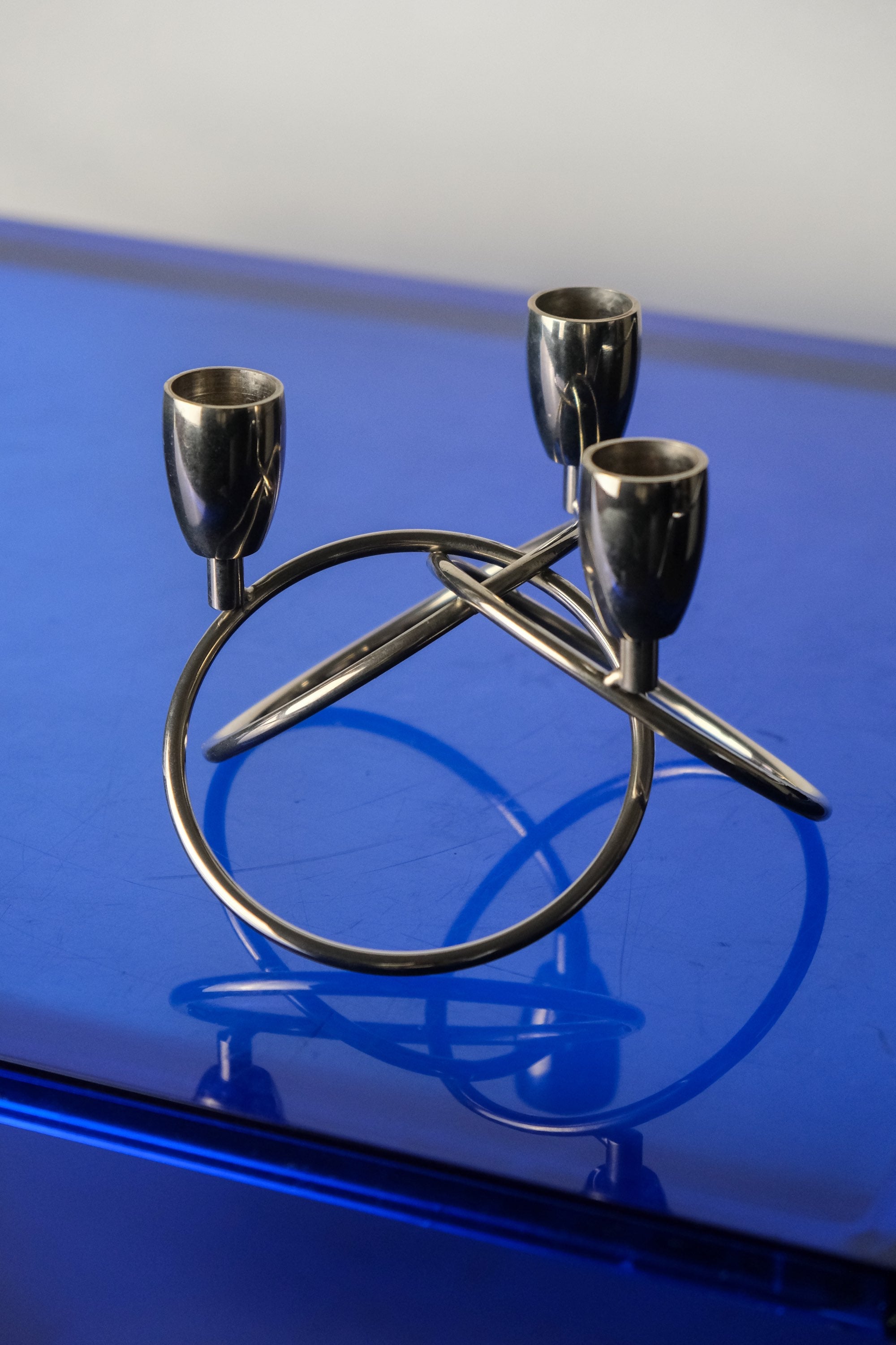 Bendy candle holder
