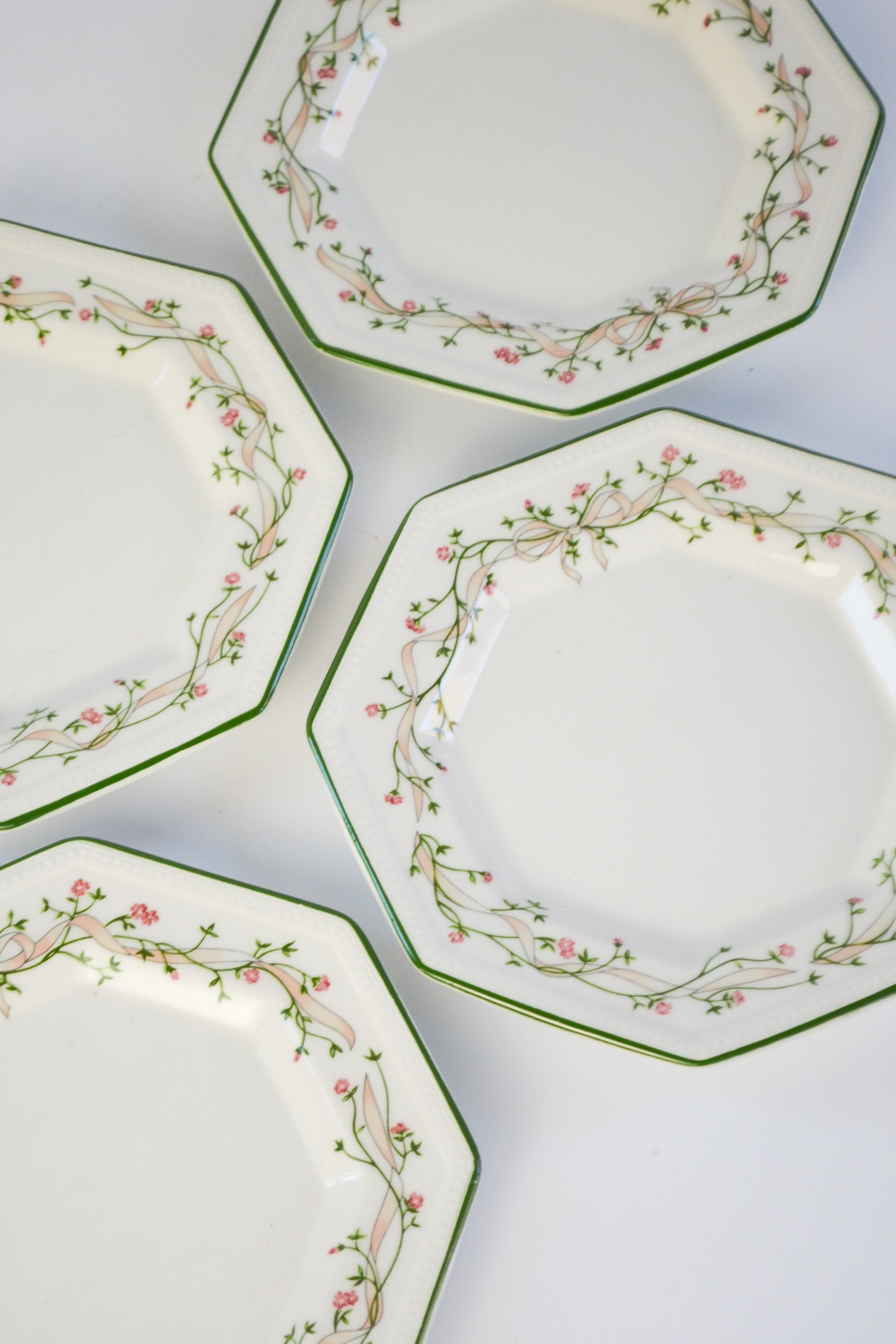 Set of four side/dessert plates
