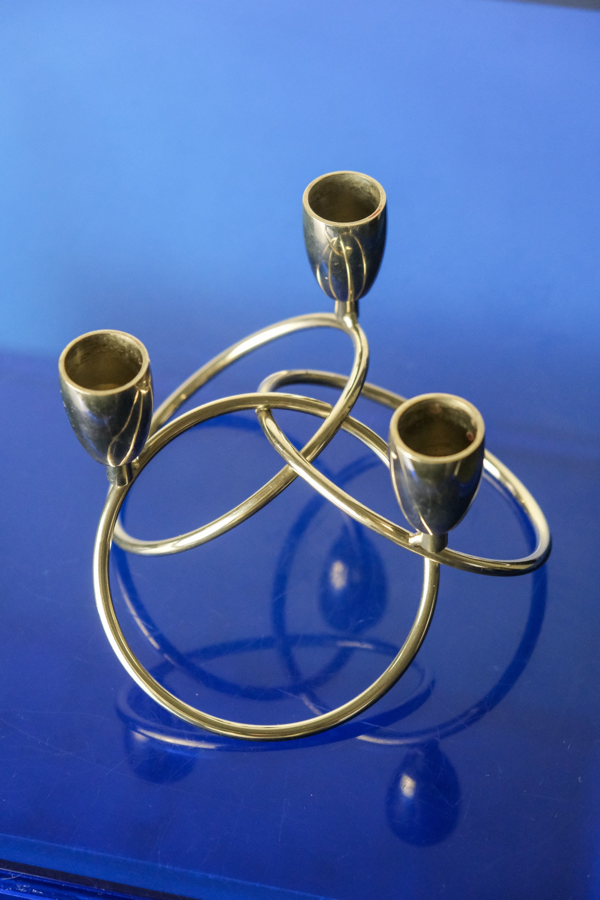 Bendy candle holder