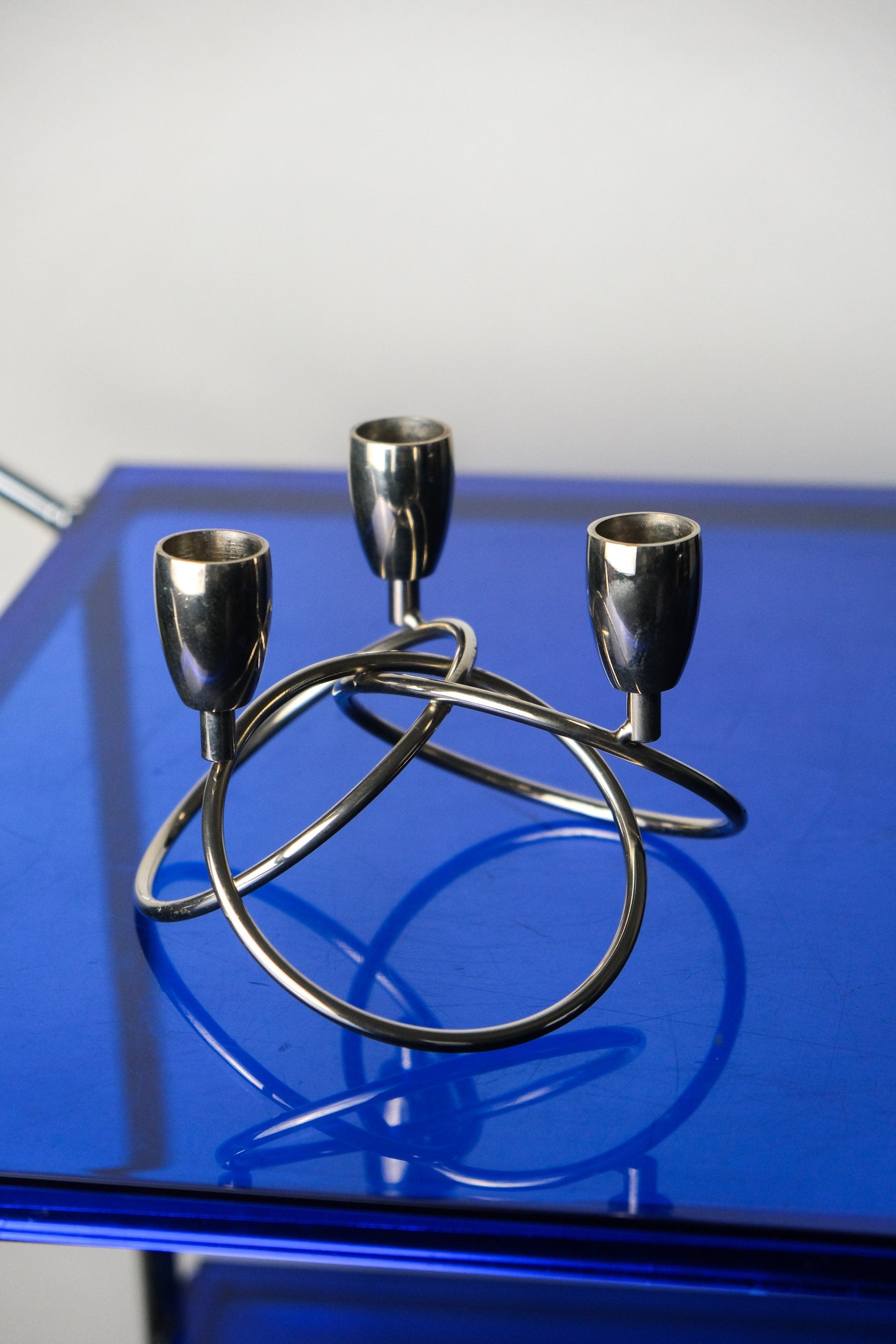 Bendy candle holder