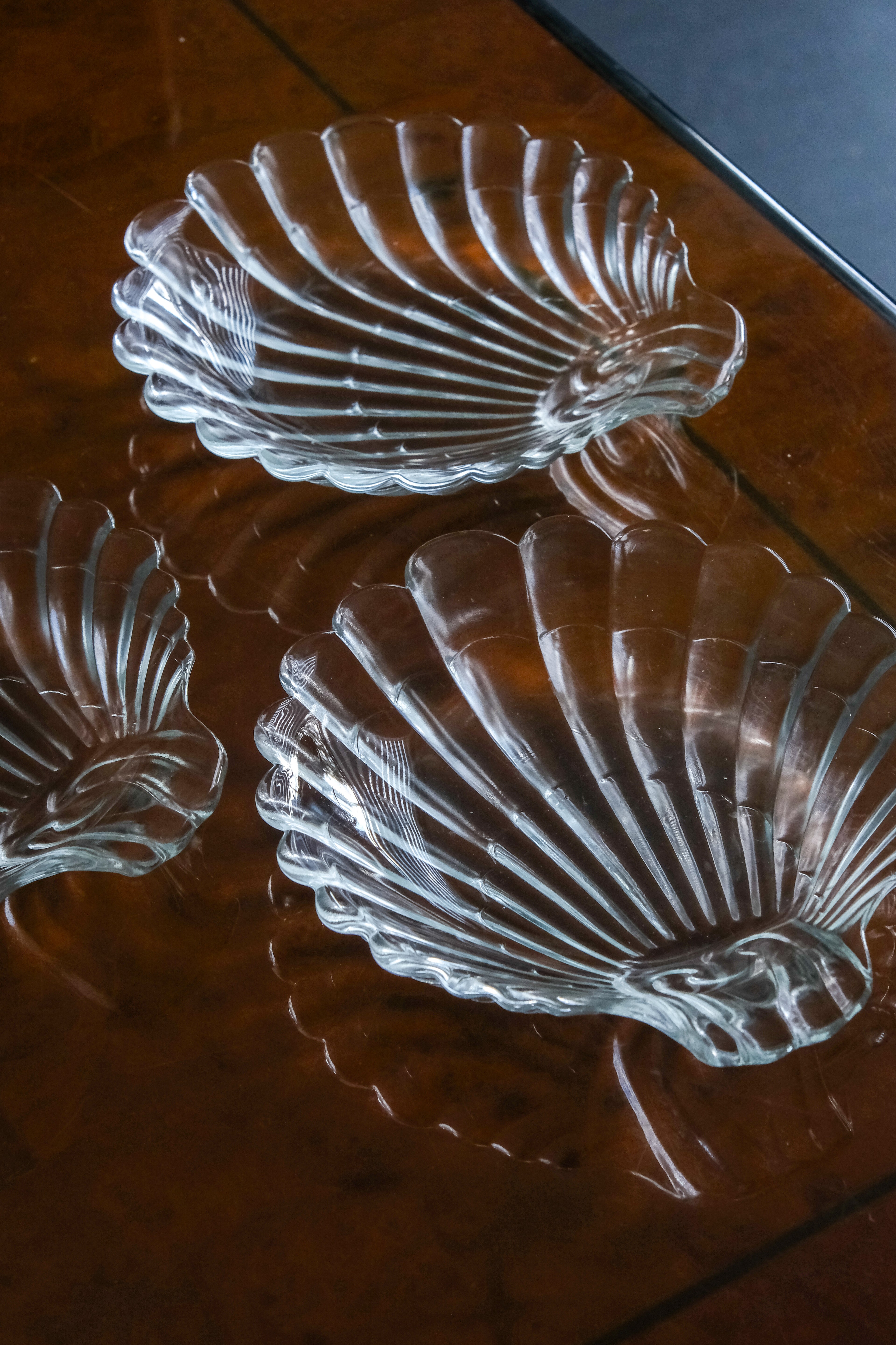 Glass shell plate
