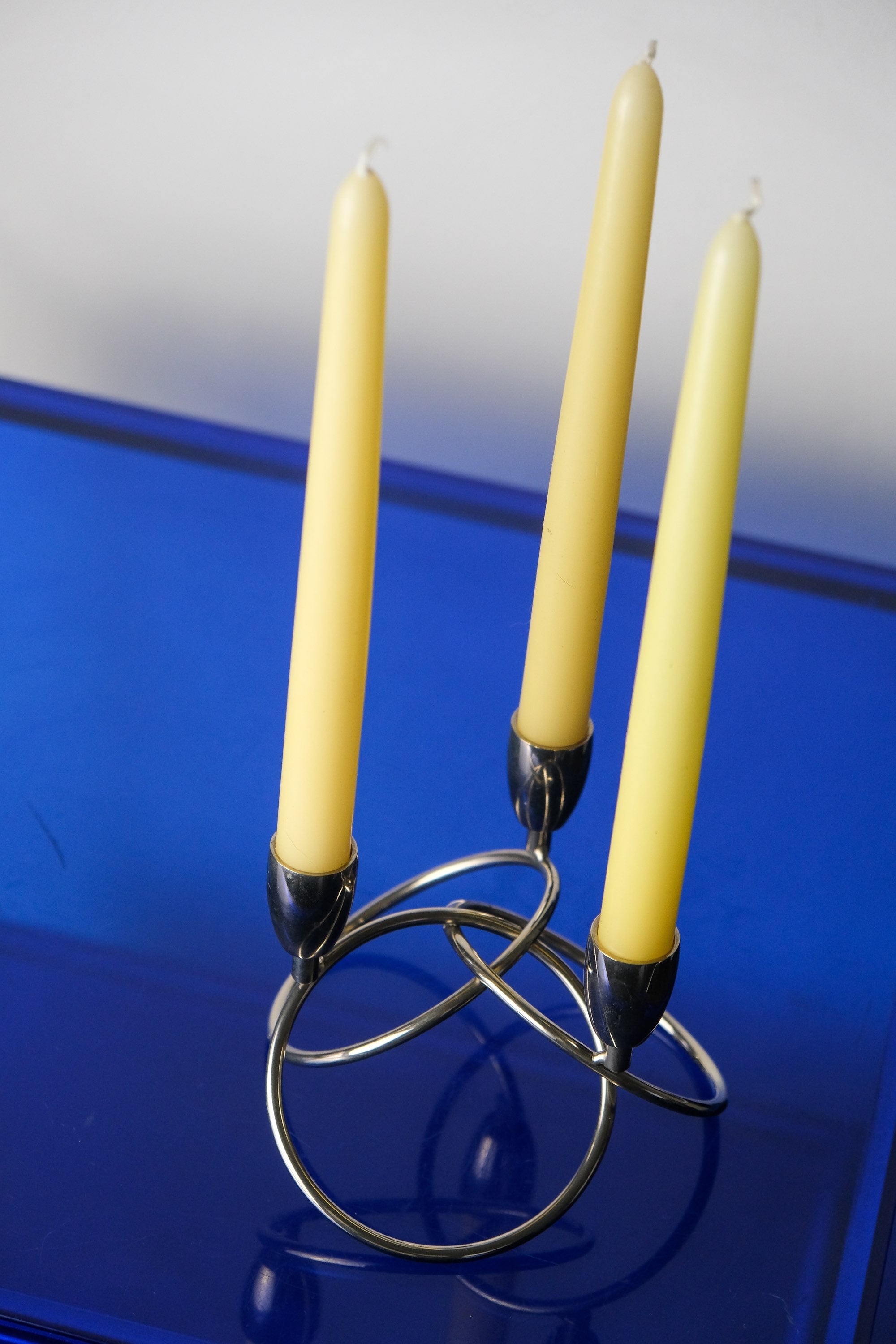 Bendy candle holder
