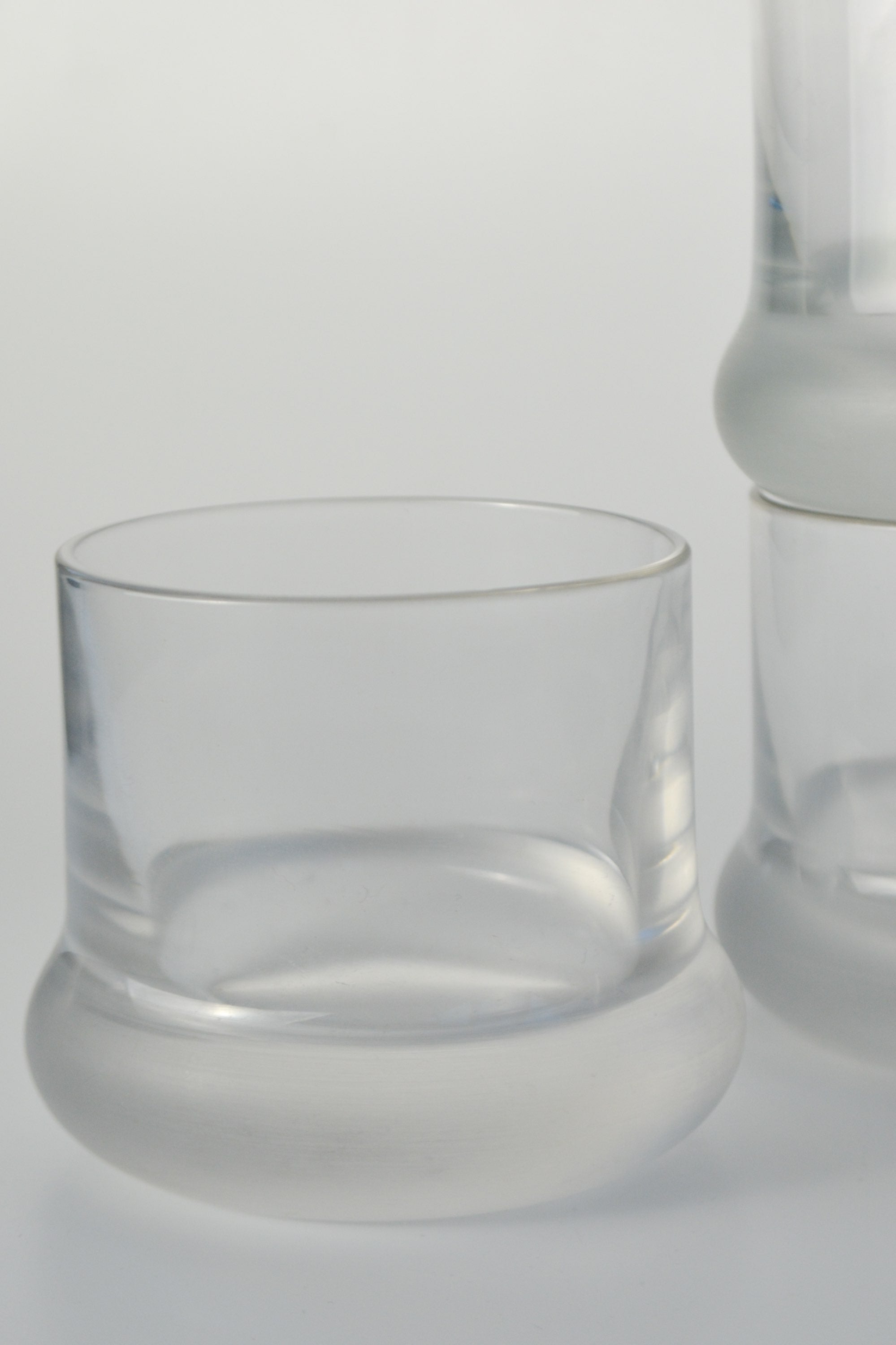 Set of six tumblers with a frosted base