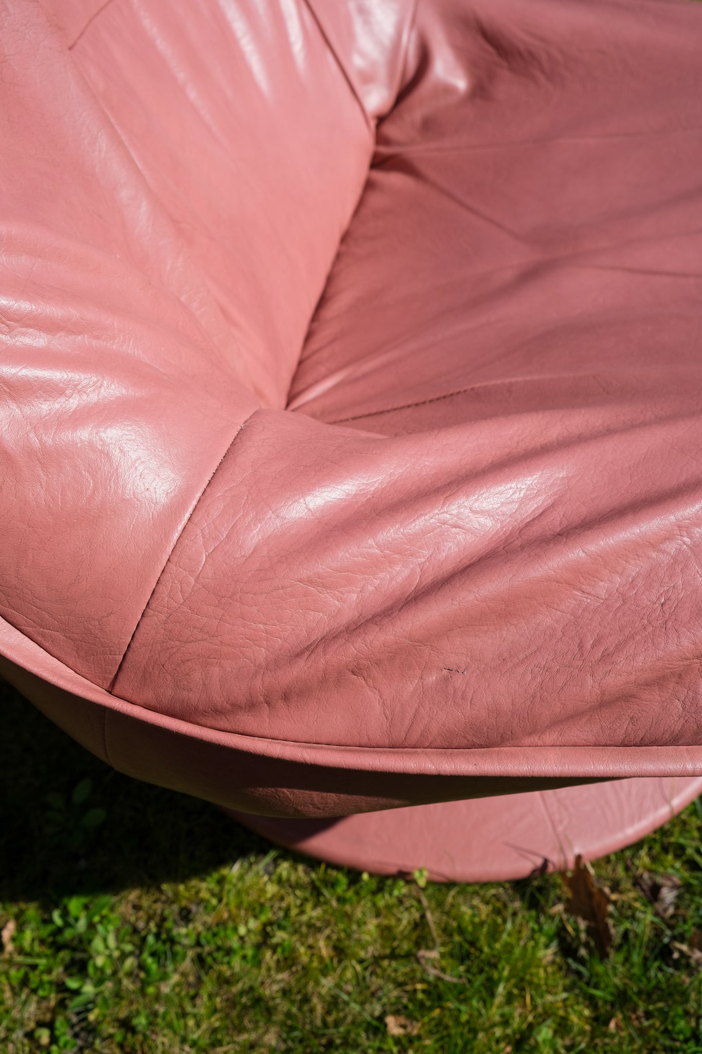 Pink swivel chair