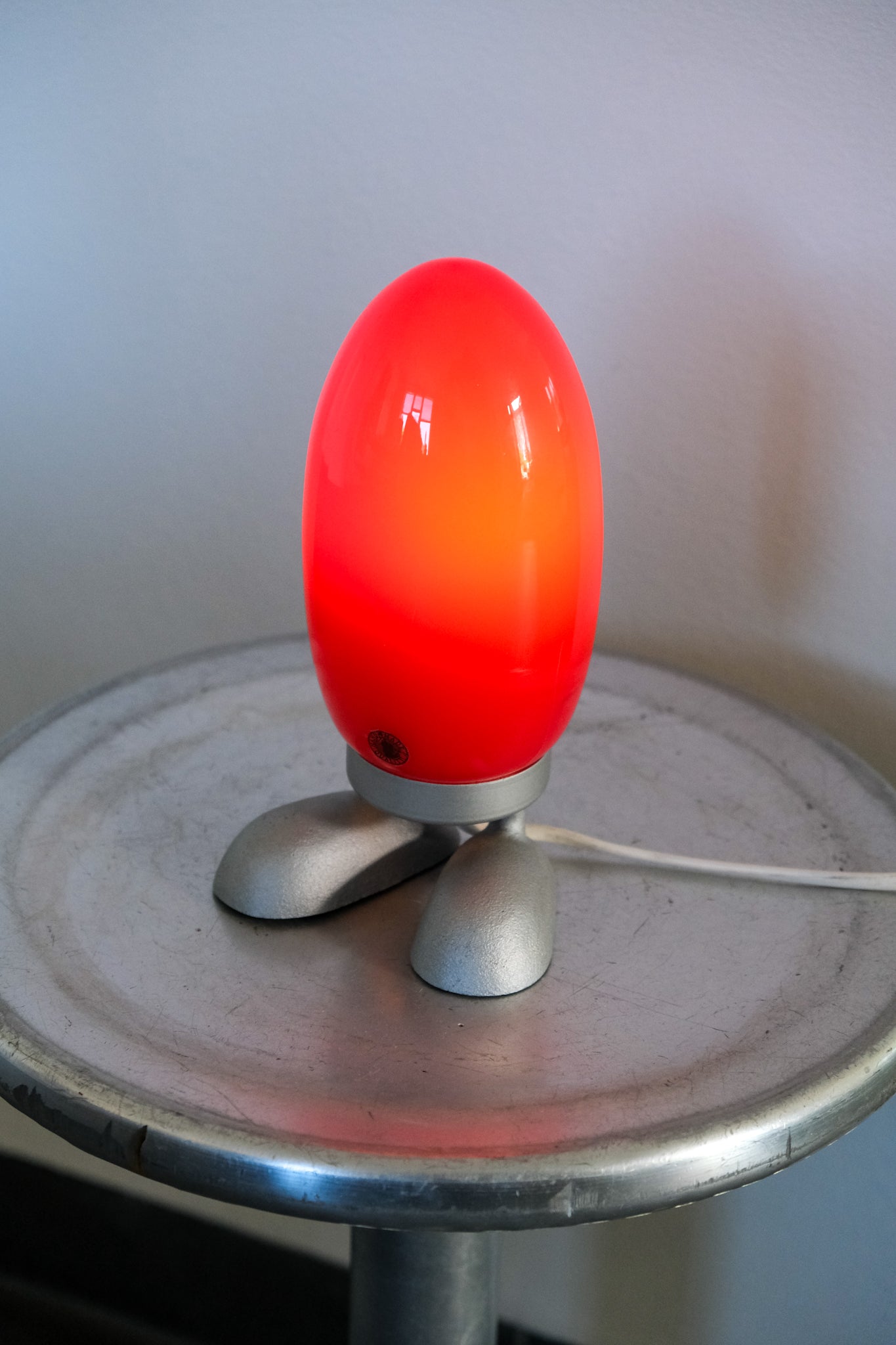 Fjorton ‘Dino egg’ Lamp