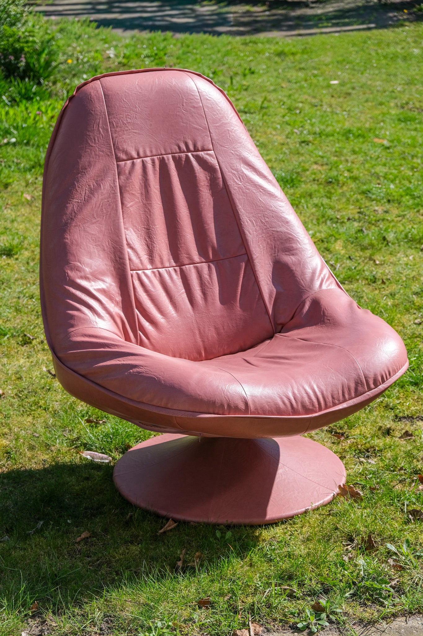 Pink swivel chair