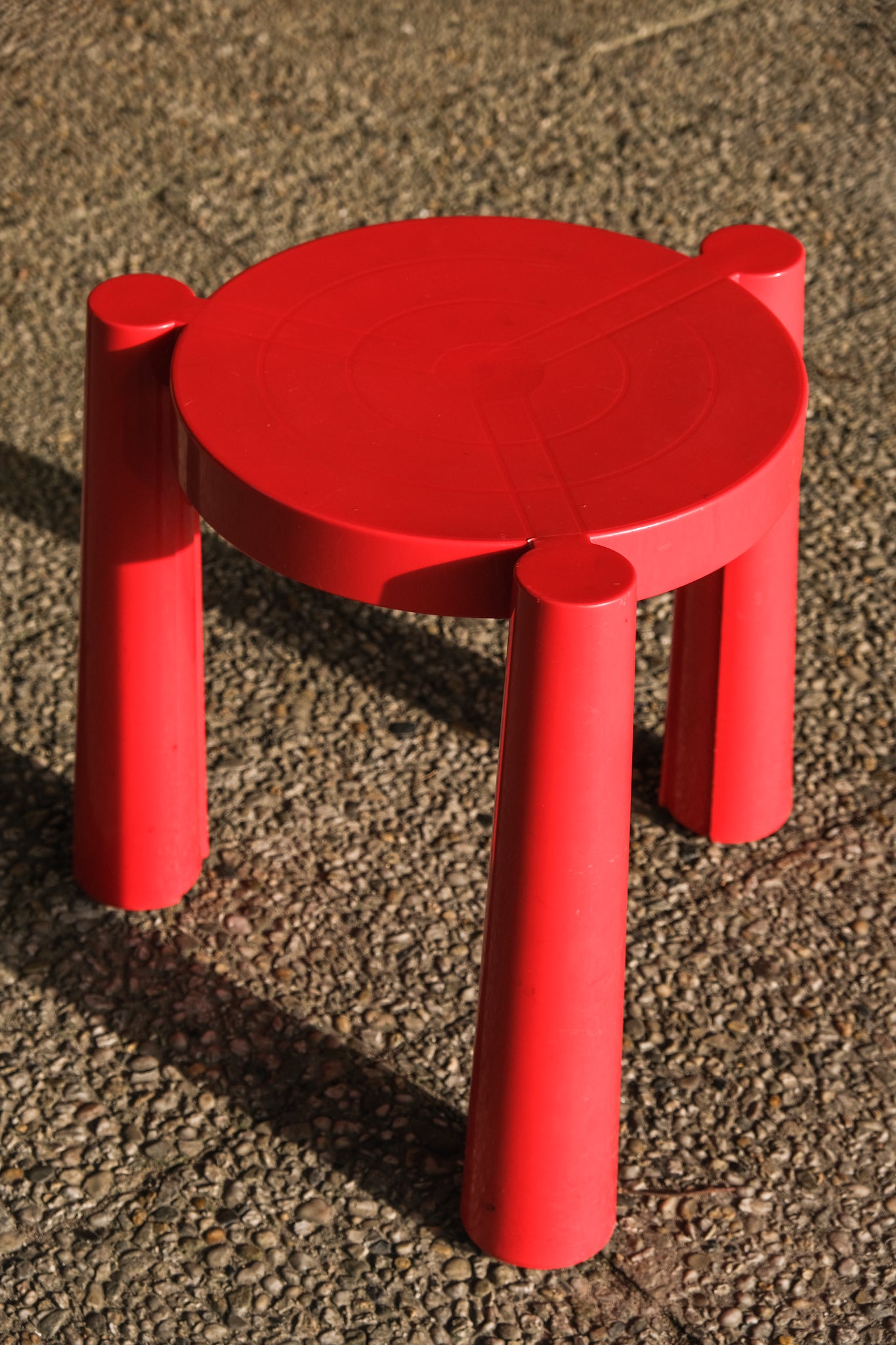 Kartell 'Stooble' Tripod Stool by Anna Castelli Ferrieri – Red, 1980