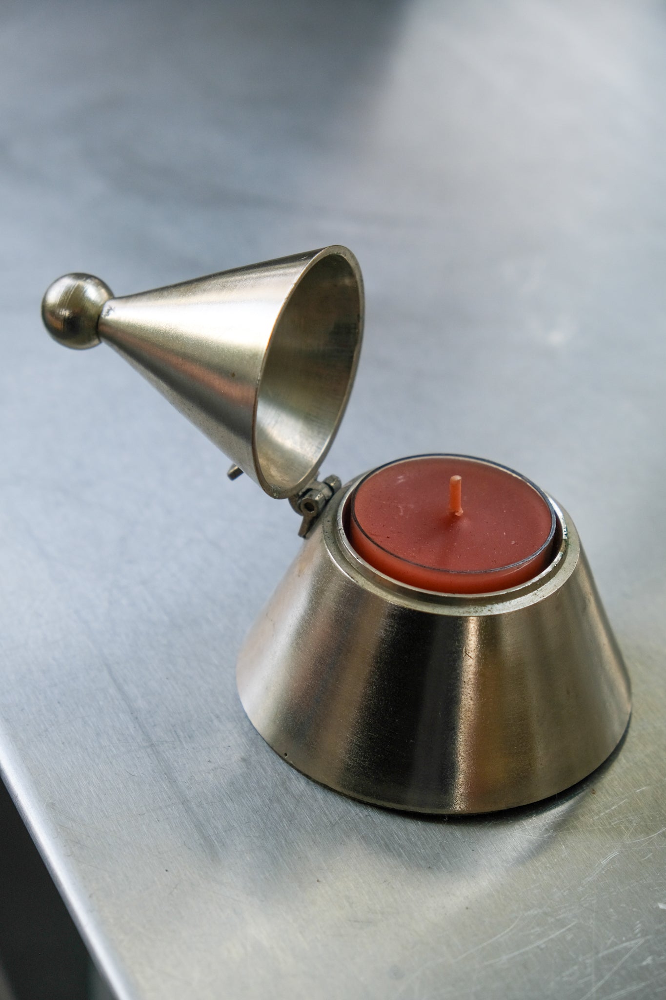 Design tea light holder