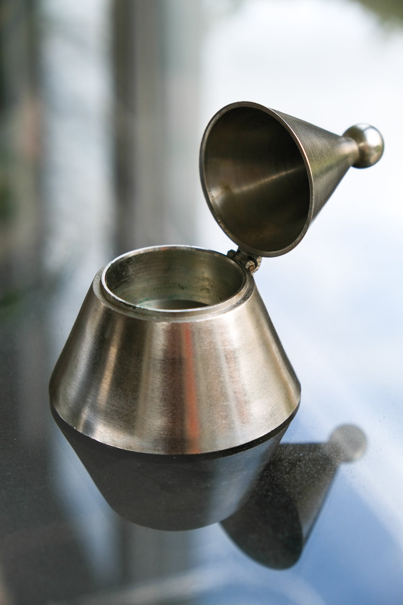 Design tea light holder