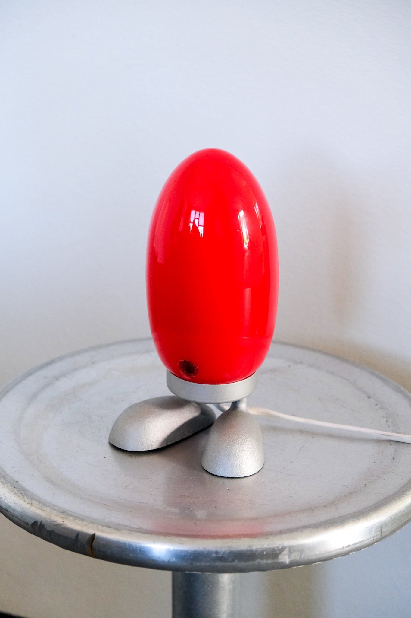 Fjorton ‘Dino egg’ Lamp