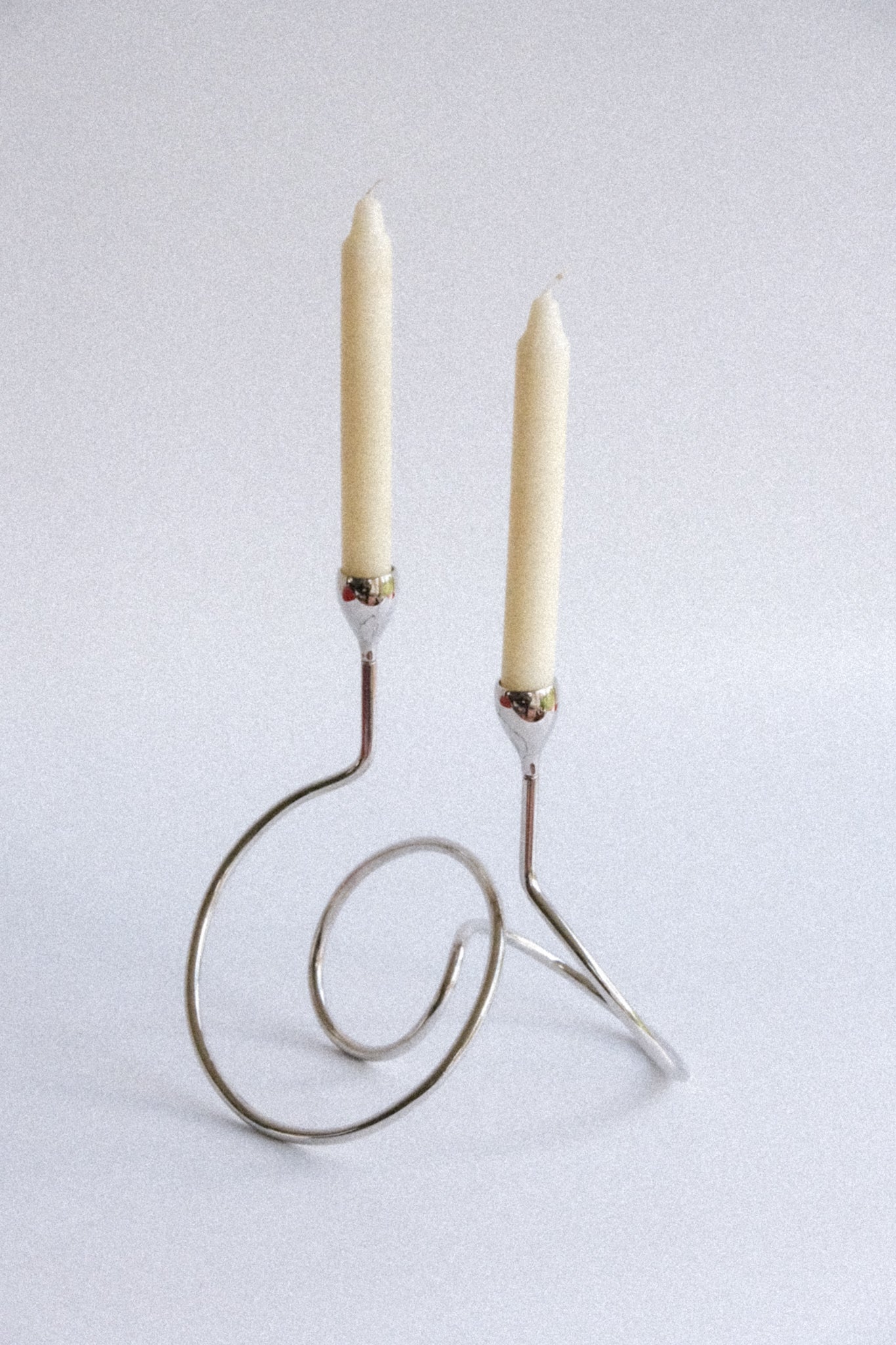Curly candle holder