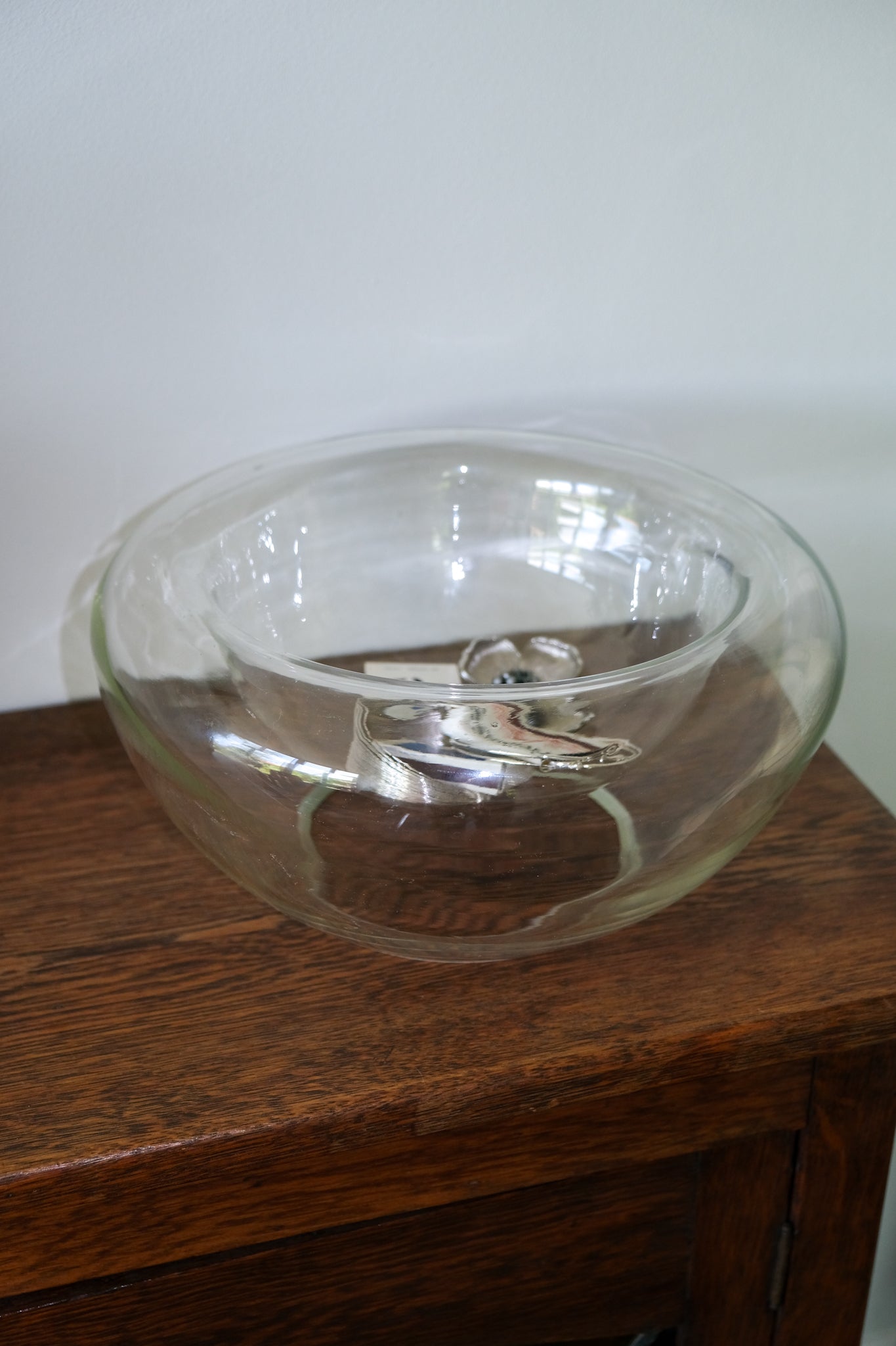 Double wanded glass bowl