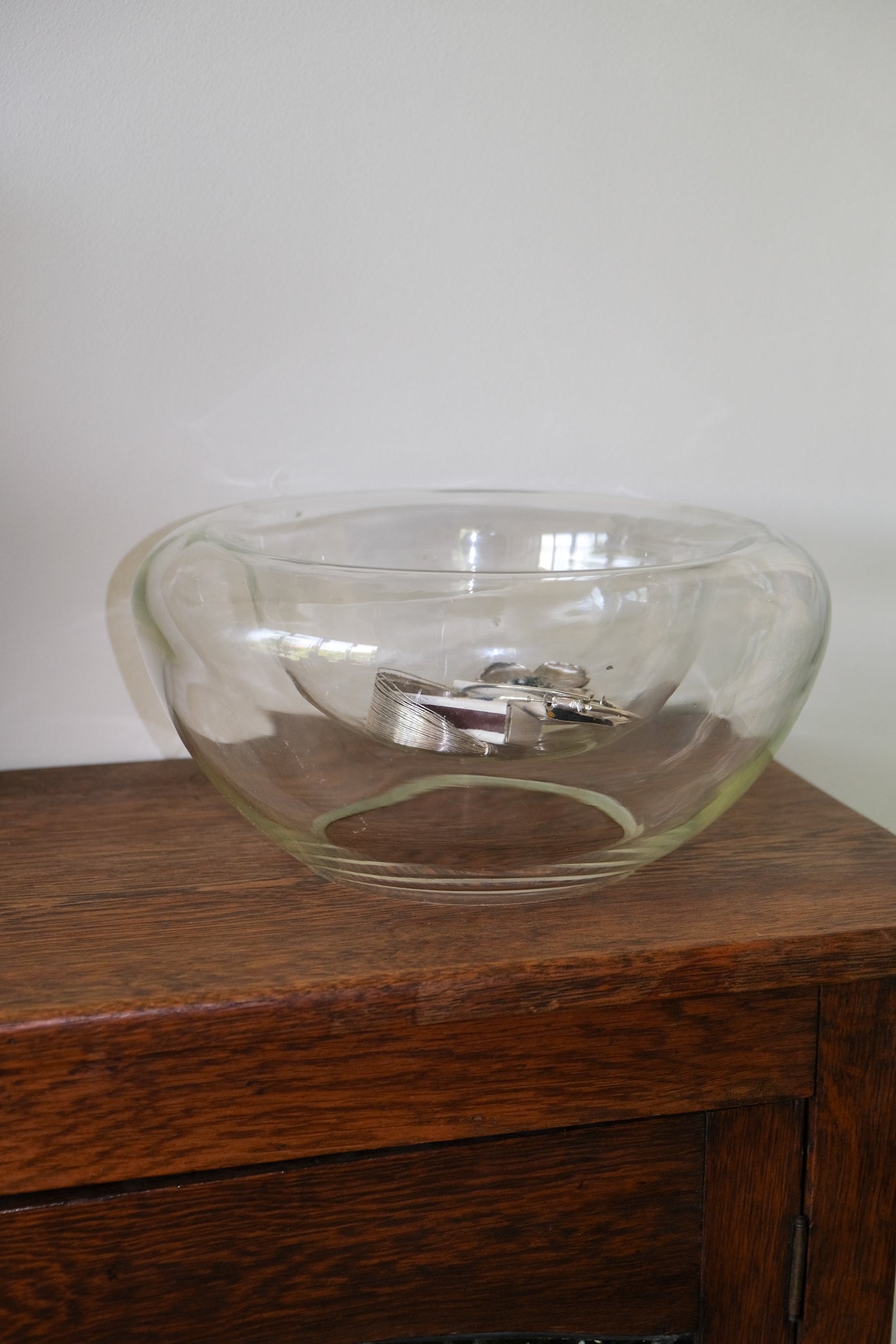 Double wanded glass bowl