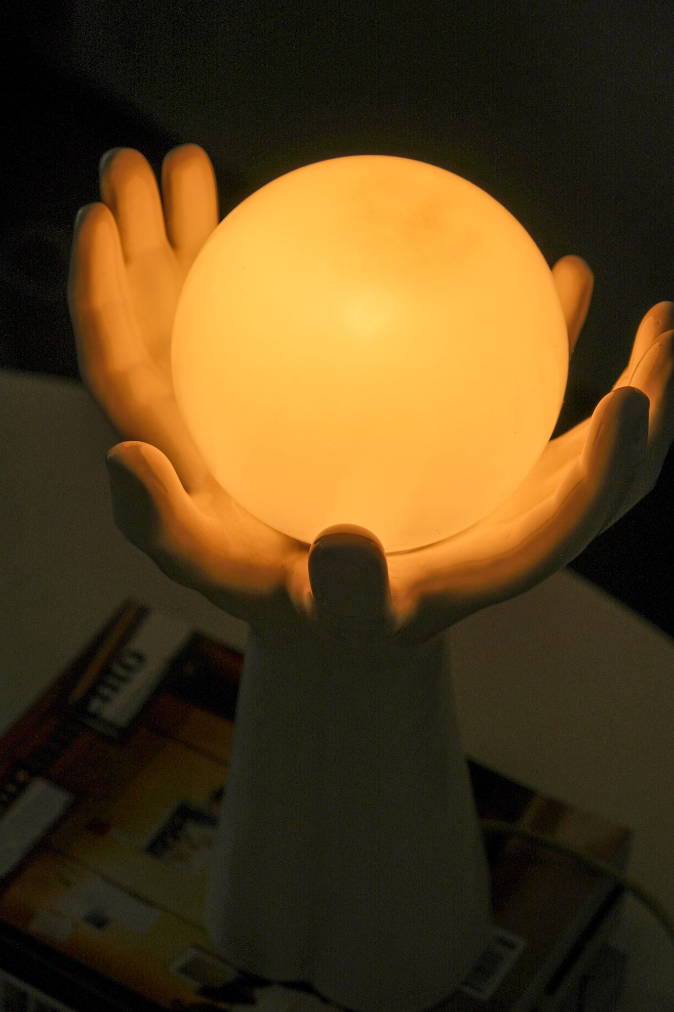1980's ceramic hand lamp
