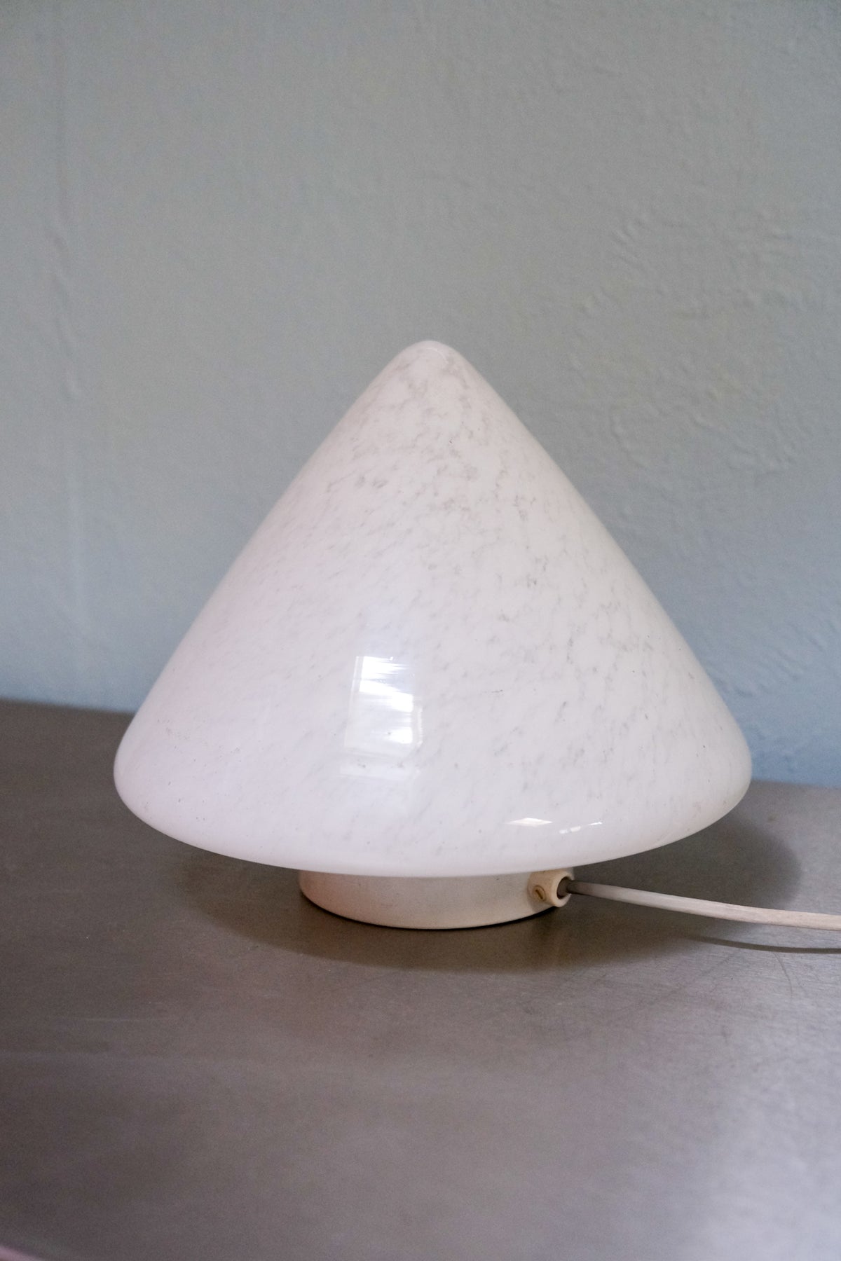 Glass cone lamp