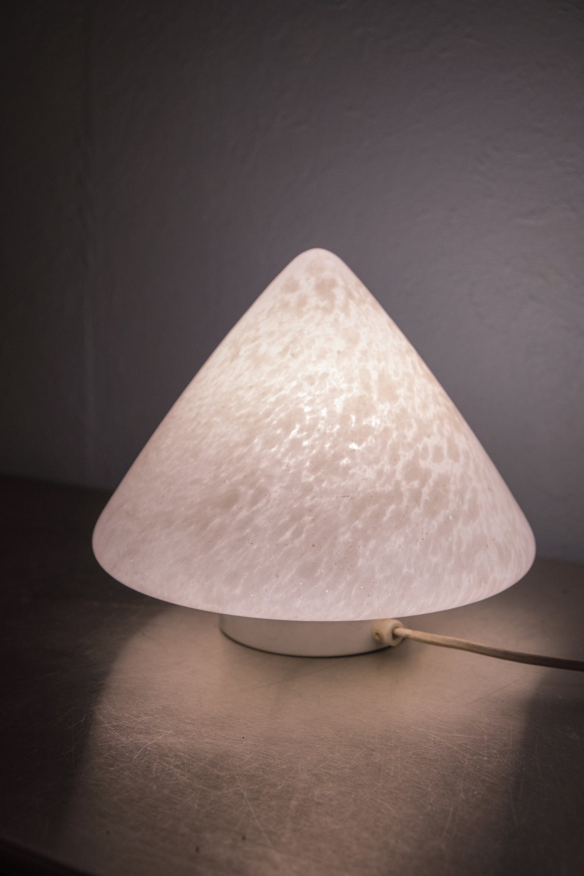 Glass cone lamp