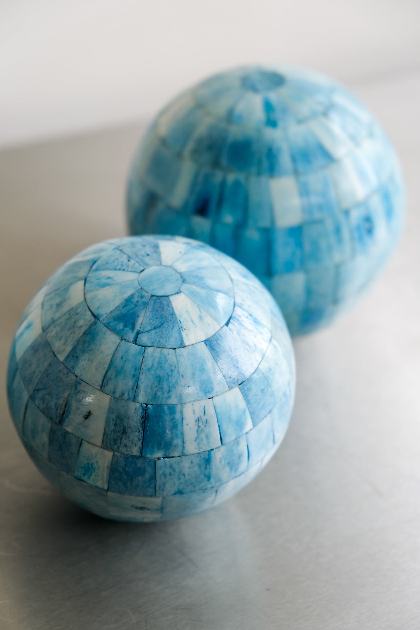 Set of three decorative mosaique balls