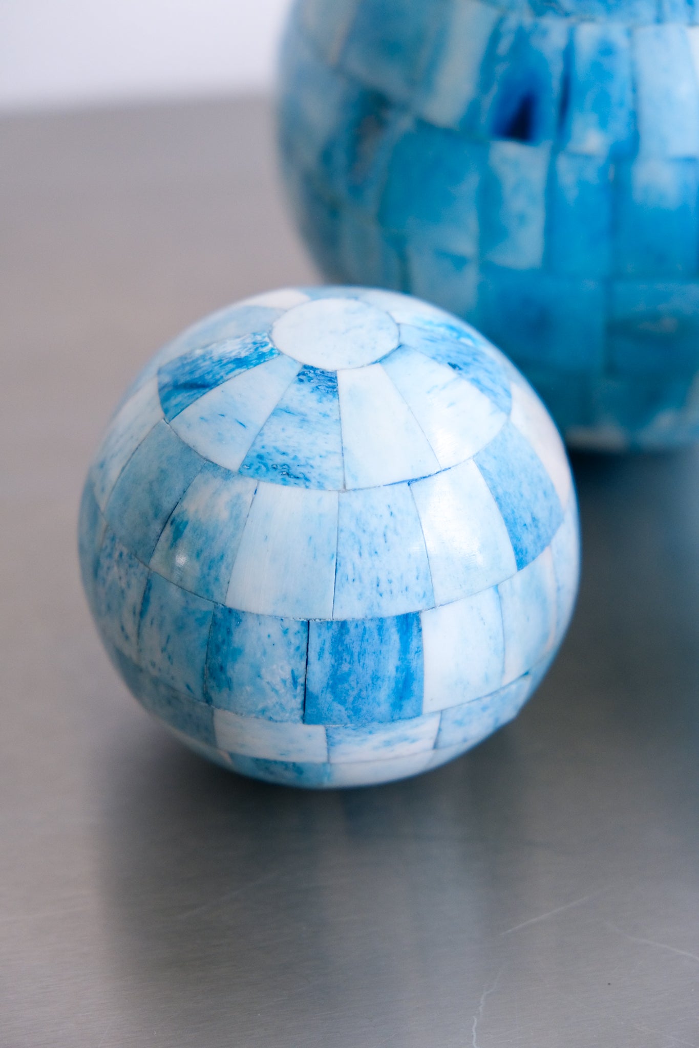 Set of three decorative mosaique balls