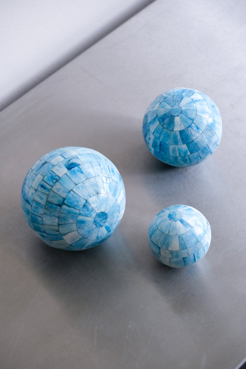 Set of three decorative mosaique balls