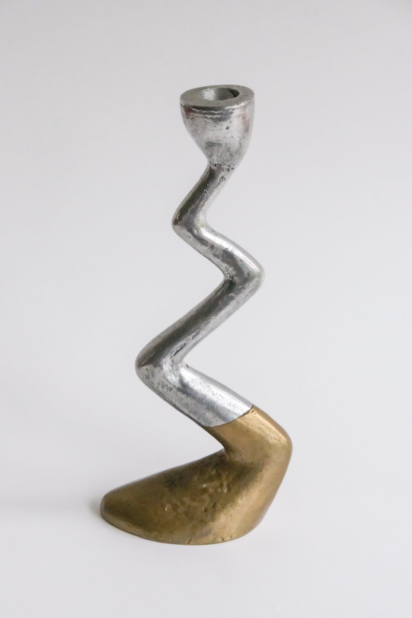 Zigzag candle holder