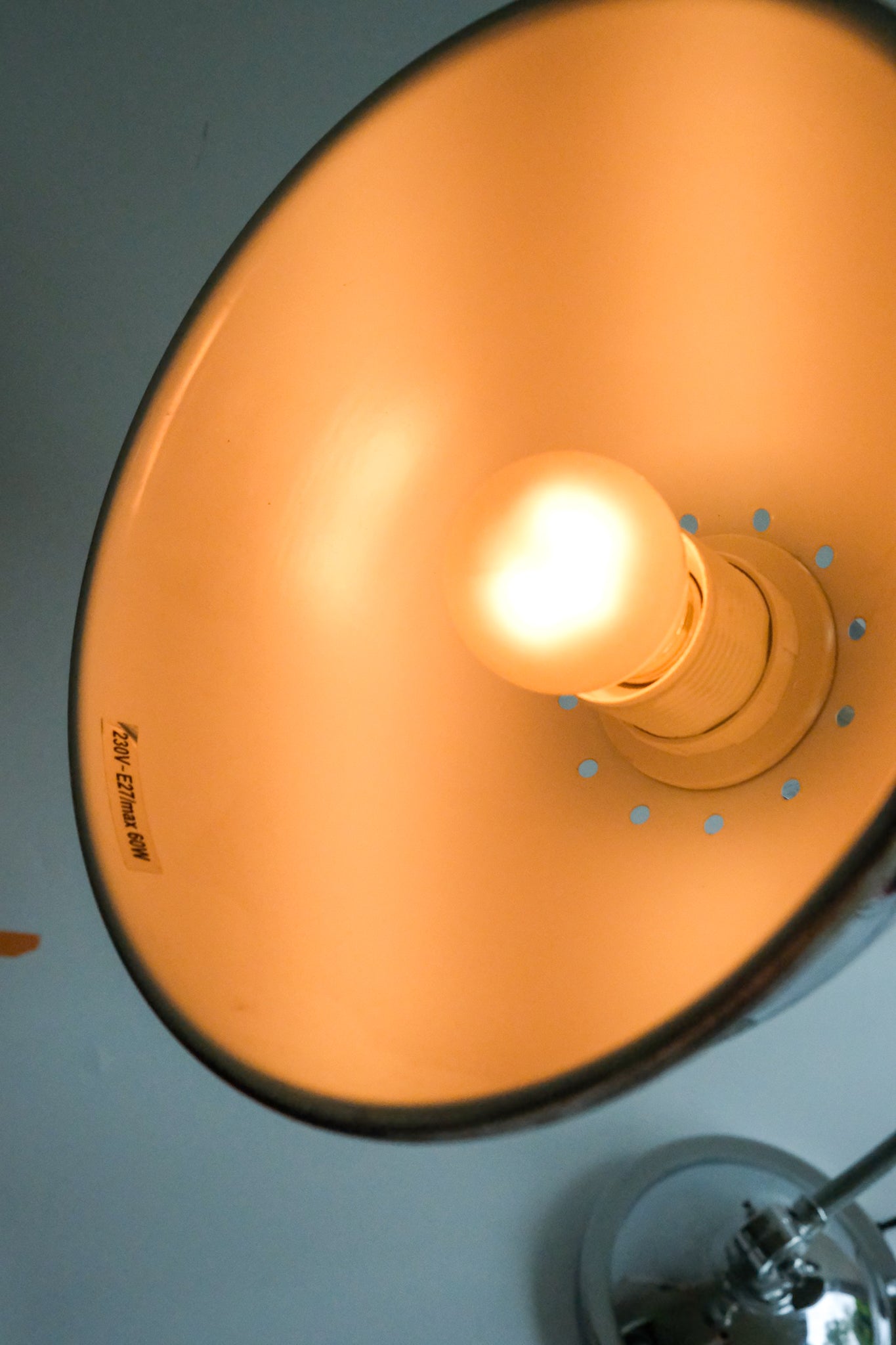 Desk lamp