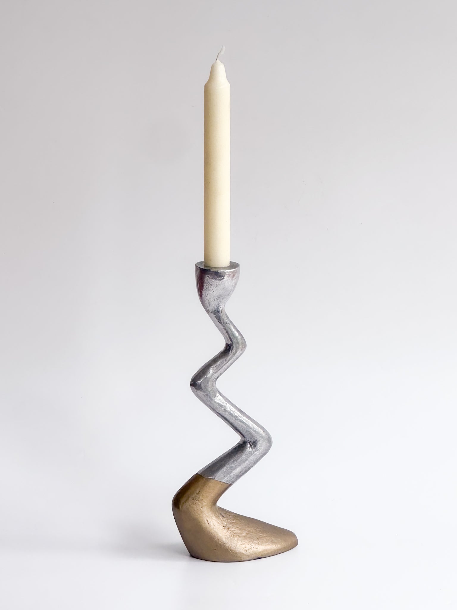 Zigzag candle holder
